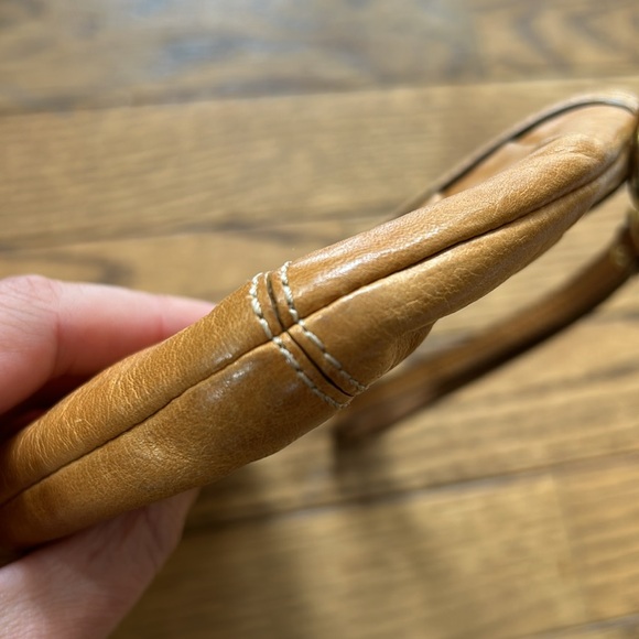 Coach tan wristlet - Picture 7 of 8